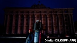 Площадь перед зданием Харьковской облгосадминистрации. Ноябрь 2022 года.