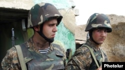 Հայկական բանակի զինծառայողները Ադրբեջանի զորքերի հետ շփման գծում, արխիվ