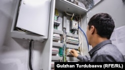 Кыргызстандагы электр эсептегичи. Иллюстрациялык сүрөт.