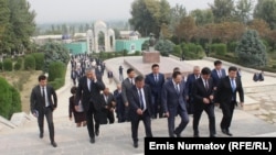 Визит кыргызской делегации во главе с первым вице-премьер-министром Кыргызской Республики М. Абулгазиевым в город Андижан, 1 октября 2016 года.