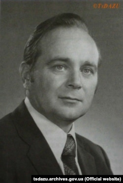 Микола Плав'юк (1927–2012) – український політичний і громадський діяч в еміграції, останній президент УНР в екзилі (1989–1992), п'ятий голова Організації українських націоналістів (1979–2012), визначний публіцист, співорганізатор та один із президентів СКВУ