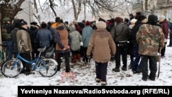 Жителі Великої Новосілки в очікуванні гуманітарної допомоги, 1 лютого 2023 року