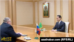 Türkmenistanyň prezidenti Serdar Berdimuhamedow rus hökümetiniň başlygynyň orunbasary Alekseý Owerçugy kabul etdi. Arhiw suraty