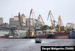 Вид на морський порт у Херсоні, вересень 2022 року