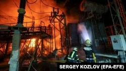 According to Ukrainian officials, Russian strikes have damaged more than 400 facilities in 16 regions of Ukraine, including dozens of energy installations. (file photo)