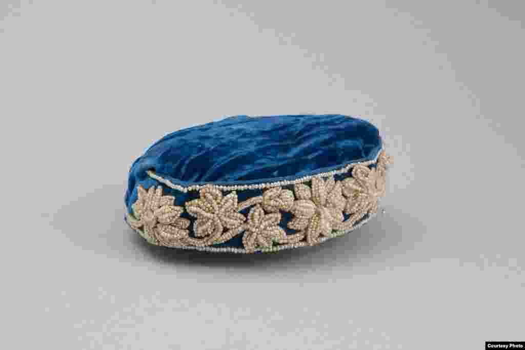 Яулык, шәл астыннан киелә торган хатын-кыз баш киеме