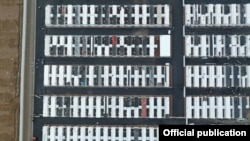 Toshkent viloyatida konteynerlardan qurilgan karantin lageri. Foto Qurilish vazirliginiki.