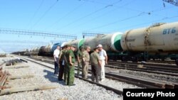 “Казакстан темир жолы” ишканасынын күйүүчү-майлоочу майларды ташыган вагондору. Иллюстрациялык сүрөт.