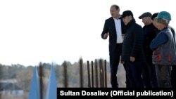 Алымкадыр Бейшеналиев президент Садыр Жапаров менен.