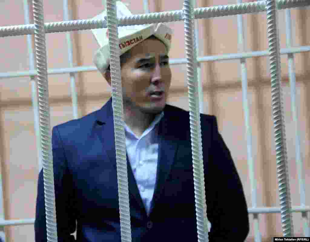 По подозрению в вымогательстве 3 миллионов долларов у топ-менеджера «Кумтора» Дугласа Гриера