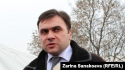 По словам Гаглойты, за закрытыми от посторонних глаз дверями им было объявлено о прекращении деятельности «СТР»