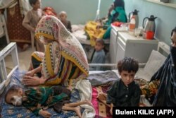 در ماه های اخیر تعداد اطفال و زنانی که به خاطر اسهالات حاد و سوتغذی به شفاخانه ها و کلینک ها مراجعه کرده اند افزایش یافته است.