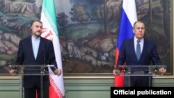 Russia - Russian Foreign Minister Sergei Lavrov (right) and his Iranian counterpart Hossein Amir-Abdollahian hold a joint news conference, Moscow, October 6, 2021.