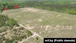 Западная, самая большая часть, где сейчас идет строительство военного объекта возле села Павловка, в сюжете «ВоенТВ» от 28 мая 2024 года. Скриншот из видео