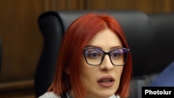 Депутат оппозиционной фракции «Айастан» Агнеса Хамоян 