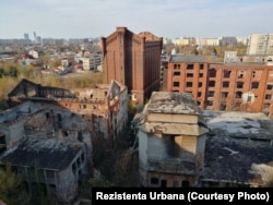 Housing the area's first steam-powered mill, the Moara lui Assan's turbulent history included nationalization and the alleged murder of scion Basil Assan in 1948 by the Communists. His family was told he'd committed suicide by jumping from the fifth floor of police headquarters