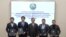  6 октябрь куни МСК билан меморандум имзолаган интернет нашрлари бошлиқлари. (Ўртада МСК раиси Зайниддин Низомхўжаев)