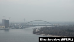 Для великовантажного транспорту Подільський мостовий перехід поки залишиться закритим