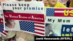 تصویر آرشیف: دارنده گان کیس های مهاجرتی اس آی وی از امریکا میخواهند به آنان توجه صورت گیرد