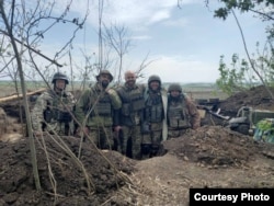 Олександр Іванченко з побратимами