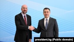 Еврокеңештин президенти Шарль Мишел жана Кыргызстандын президенти Садыр Жапаров. Чолпон-Ата шаары.02.06.2023