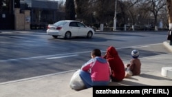 Dilegçi çagalar. Arhiw suraty