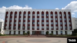 Բելառուսի ԱԳՆ շենքը, արծիվ, Մինսկ