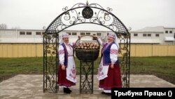 Скульптура ў выглядзе кошыка бульбы. Ілюстрацыйнае фота