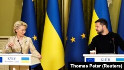 Президентка Єврокомісії Урсула фон дер Ляєн підтвердила інформацію ЗМІ, що наступного тижня Євросоюз оголосить про 12-й пакет санкцій проти Росії.