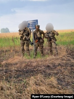 Раян О’Лірі в Семенівці, поблизу кордону з Російською Федерацією