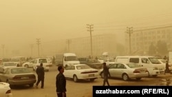 Частицы пыли могут оставаться в воздухе в течение нескольких дней. Мары. Ноябрь 2023 г.