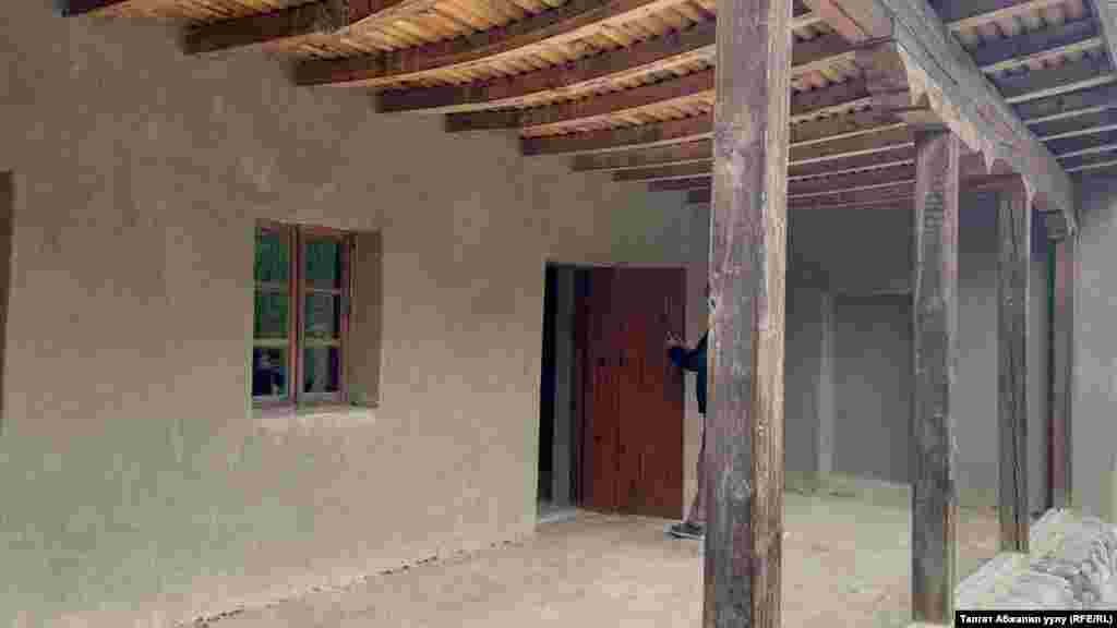 Акын бул үйдө 1916-жылдан 1933-жылга чейин жашап, сөөгү ушул жерден чыкканы айтылат. &nbsp;