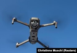 Қытайлық DJI компаниясы шығарған дрон. Монреаль, Канада, 13 қараша, 2019 жыл.