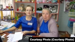 Антонина вместе с мамой, когда начинала работать на почте