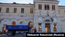 На момент обстрілу в укритті вокзалу перебувало 8 людей, потерпілих серед них немає