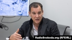 «Єдине, що розуміє Володимир Путін, — це сила, і йому потрібно добряче утерти носа» – Том Своззі