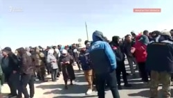 Жетібайдағы наразылар далада түнеп шықты. Ереуіл жалғасып жатыр