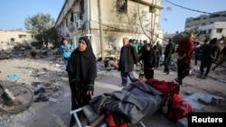 جنگ در غزه منجر به آواره شدن صد ها هزار فلسطینی و ویرانی بخش وسیعی از غزه شده است 