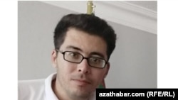 Түркмөнстандык оппозициячыл активист, блогер Фархад Мейманкулиев. Архивдеги сүрөт.