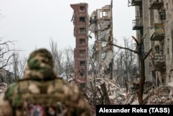 «Якщо подивитися на карту, то, незважаючи на величезні ресурси, які вони вкладають, результати, я б сказав, мінімальні», – Михайло Самусь про російський наступ на Донбасі