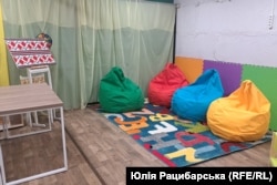 У дитячому просторі в бомбосховищі