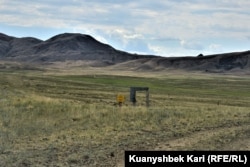 Вдали виднеется ещё одна штольня