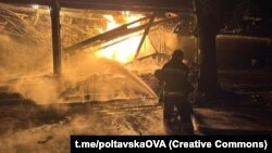 Russiýa Ukrainanyň Kremençuk şäherindäki nebiti gaýtadan işleýän zawody nyşana aldy.