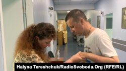 Валентина Попченко щодня опікується сином після поранення 19 лютого 2023 року