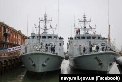 Українські шукачі мін – морські тральщики «Черкаси» та «Чернігів» – на базі Королівського флоту в Портсмуті (Велика Британія)
