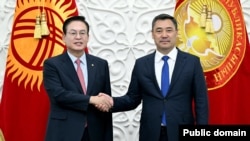 Чонг У Тэк жана Садыр Жапаров.