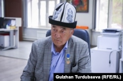 Талант Разаков, коопсуздук кызматынын отставкадагы полковниги, бир нече даректүү изилдөөнүн автору