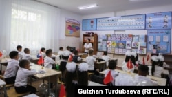 Бишкектеги мектептердин бири. Архив сүрөт. 