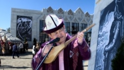 Улуу көч уланат. "Манас" театры жаңы имаратка көчтү 