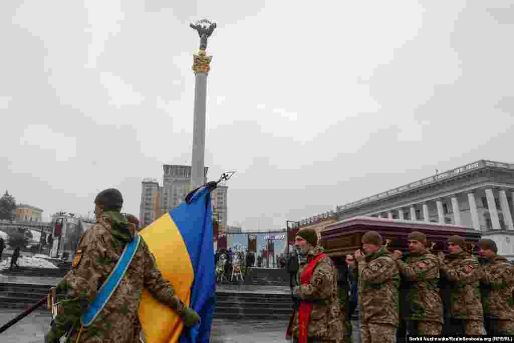 Після прощання процесія відправиться до місця поховання &ndash; рідного міста Максима &ndash; Рівного. Чин похорону відбудеться у п&#39;ятницю, 12 грудня